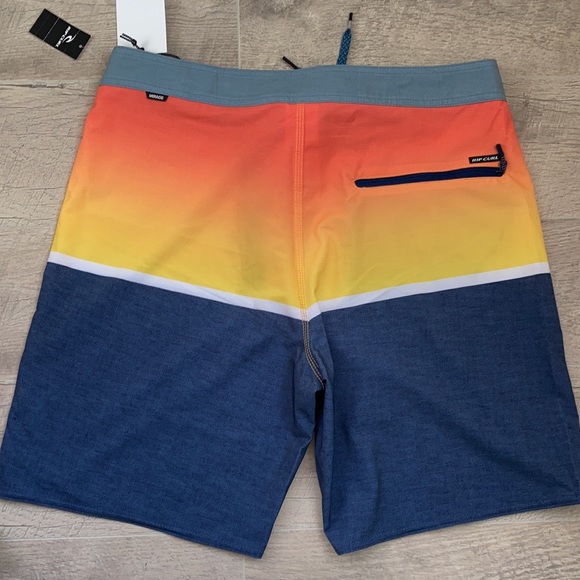 Rip curl Sunset striped retro board shorts new 32 - Picture 3 of 5